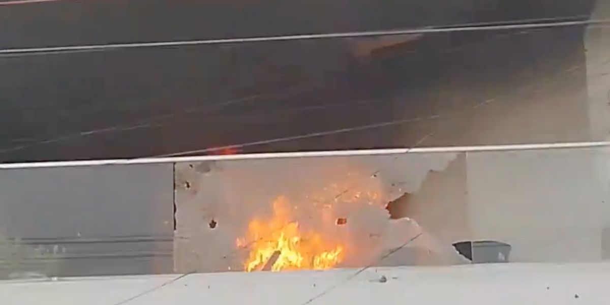 A large group of people descended on Jogi Ramesh’s house, pelted stones, vandalised property, and set parts of the building on fire.