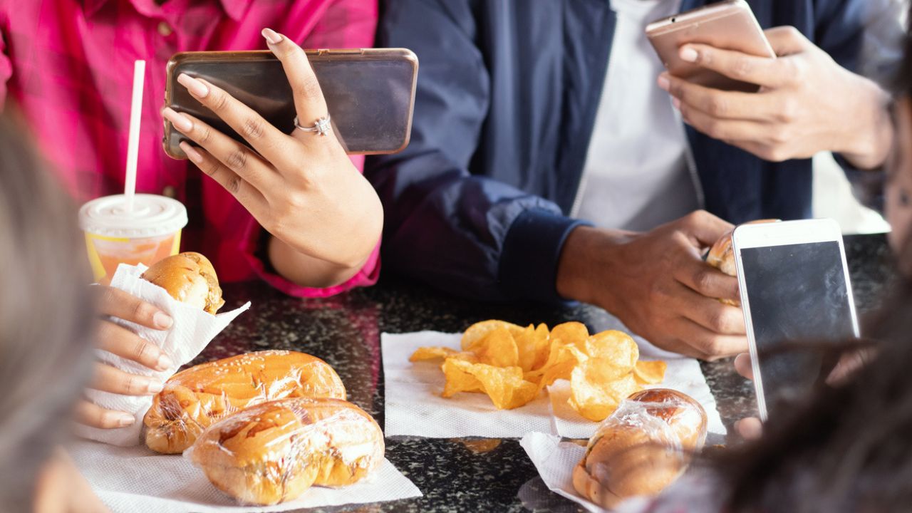 Ads sway Indian teens’ food choices, high prices limit healthy options, survey finds