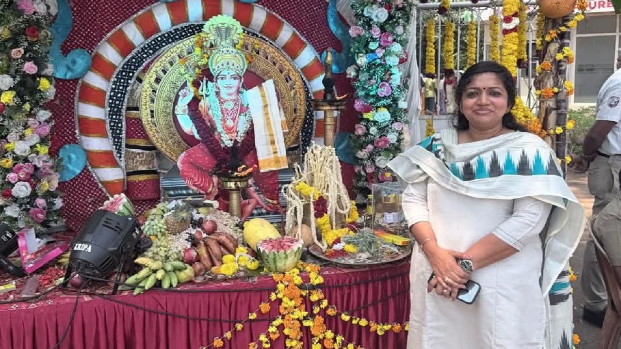 Dr Maria Oommen