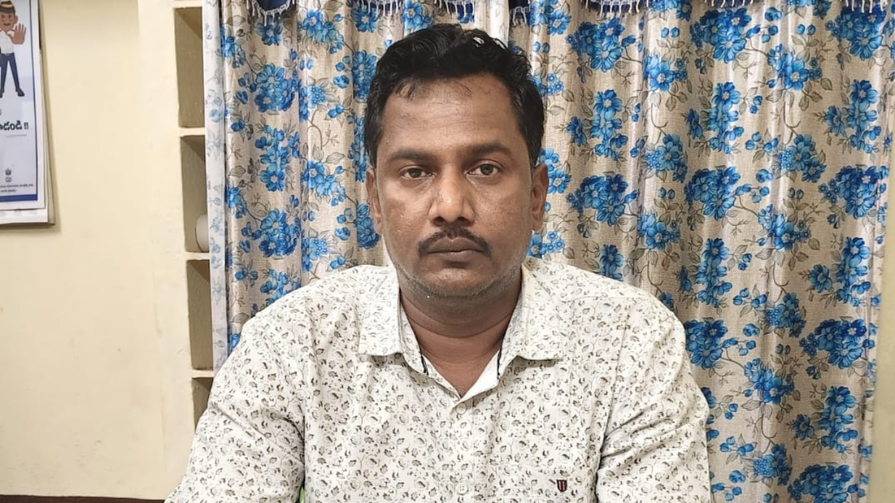 Motor Vehicle Inspector A Vara Prasad. Credit: x.com/TelanganaACB