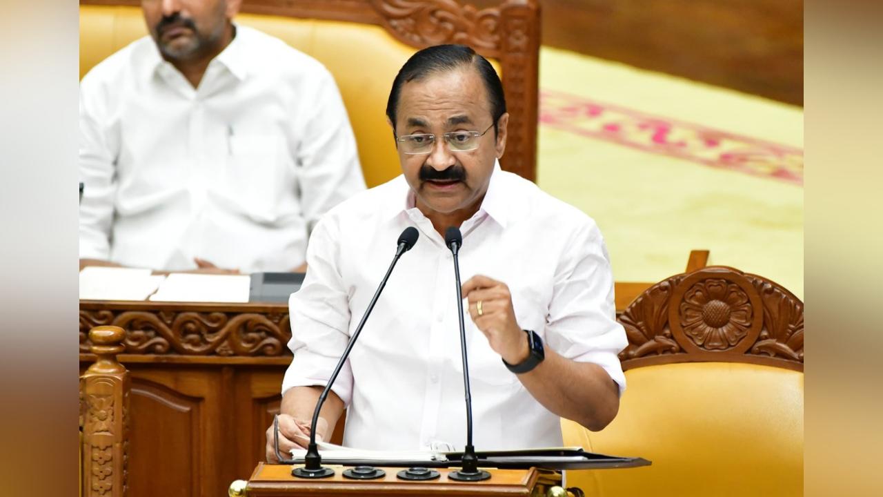Kerala Chief Minister VD Satheesan presenting the Budget.