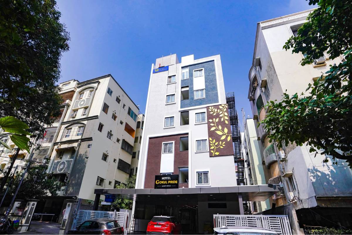 Hotel Gokul Pride