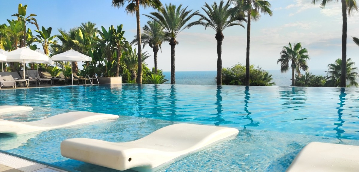 Hotel pool