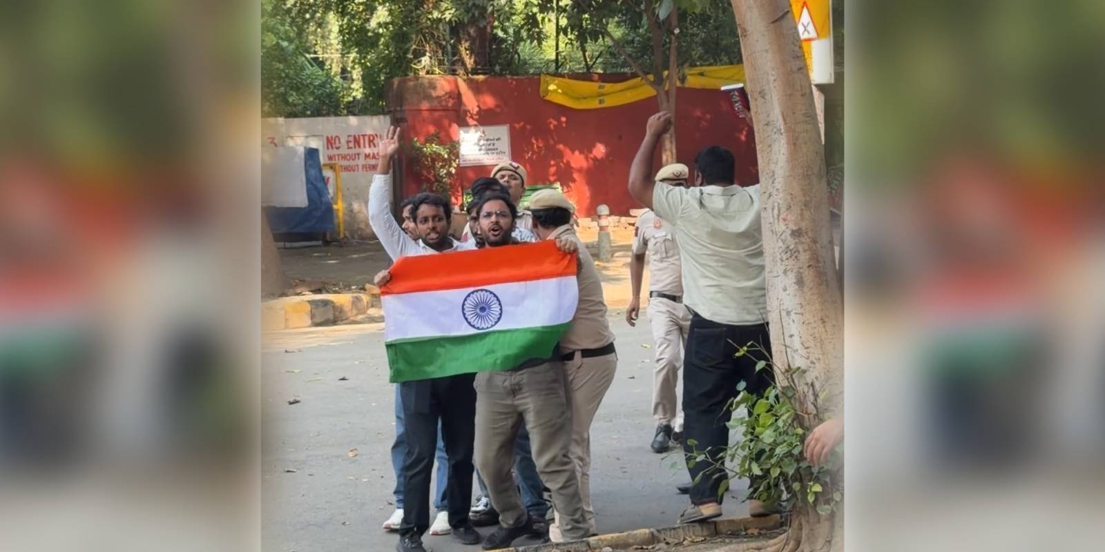 CJP's Ashutosh Ranka being detained by Delhi Police