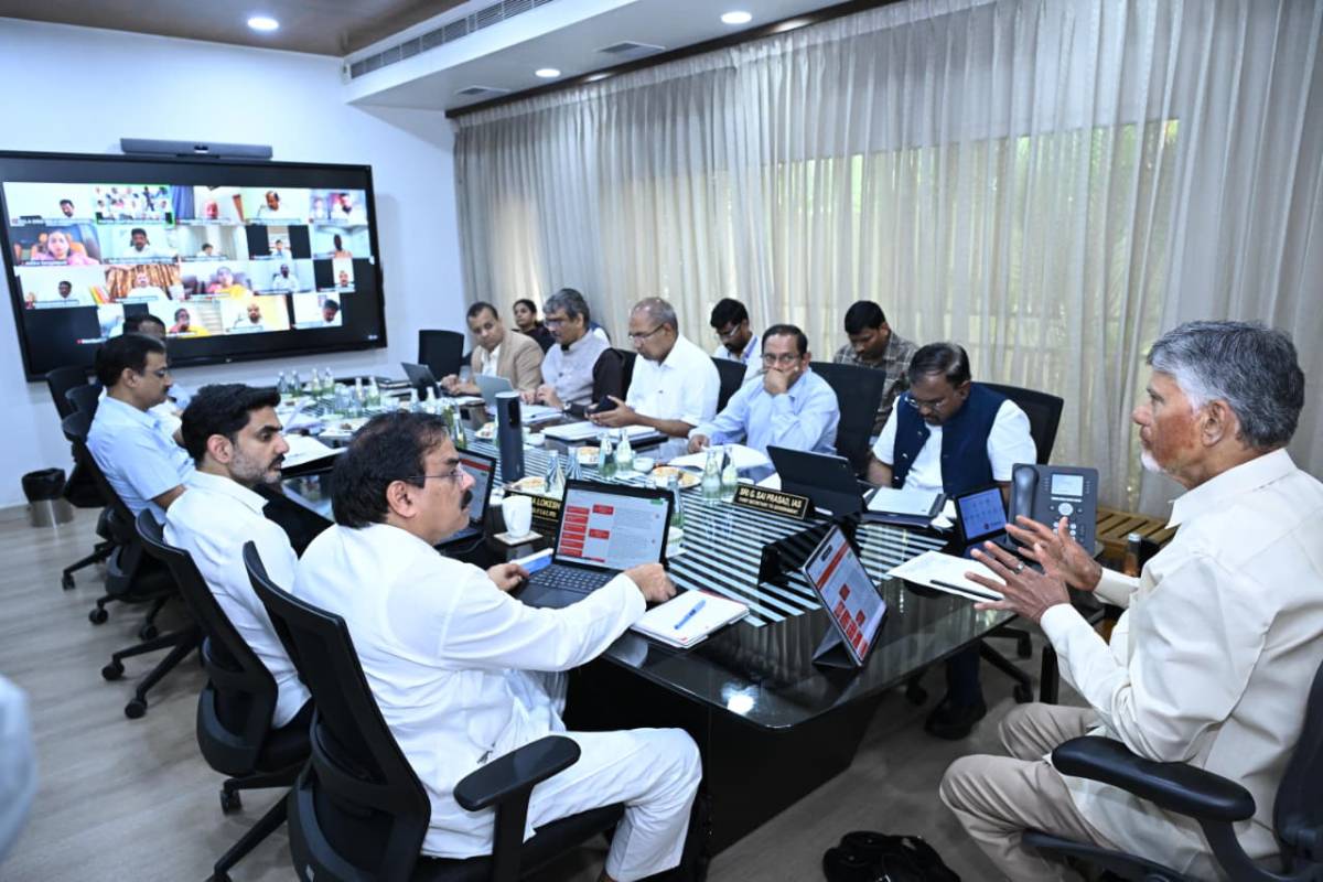 Chandrababu warns rebel candidates, calls for alliance discipline; ministers to be held responsible for victory of NDA candidates
