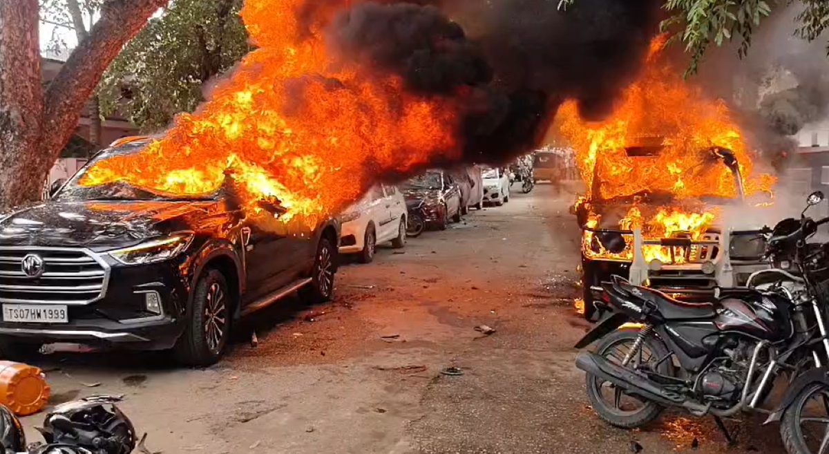YSRCP leaders' vehicles were attacked with stones and sticks, vandalizing and setting them on fire.