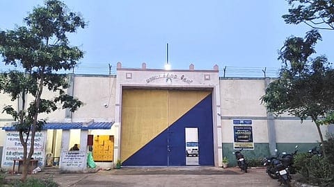 Front entrance of Theni District Jail at Thekkampatti