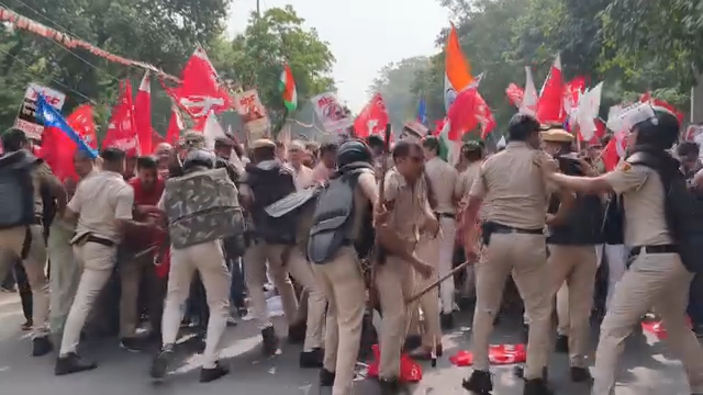 CPI(M) says Delhi police denied food, water and medicines to Pinarayi Vijayan; vows to continue protest
