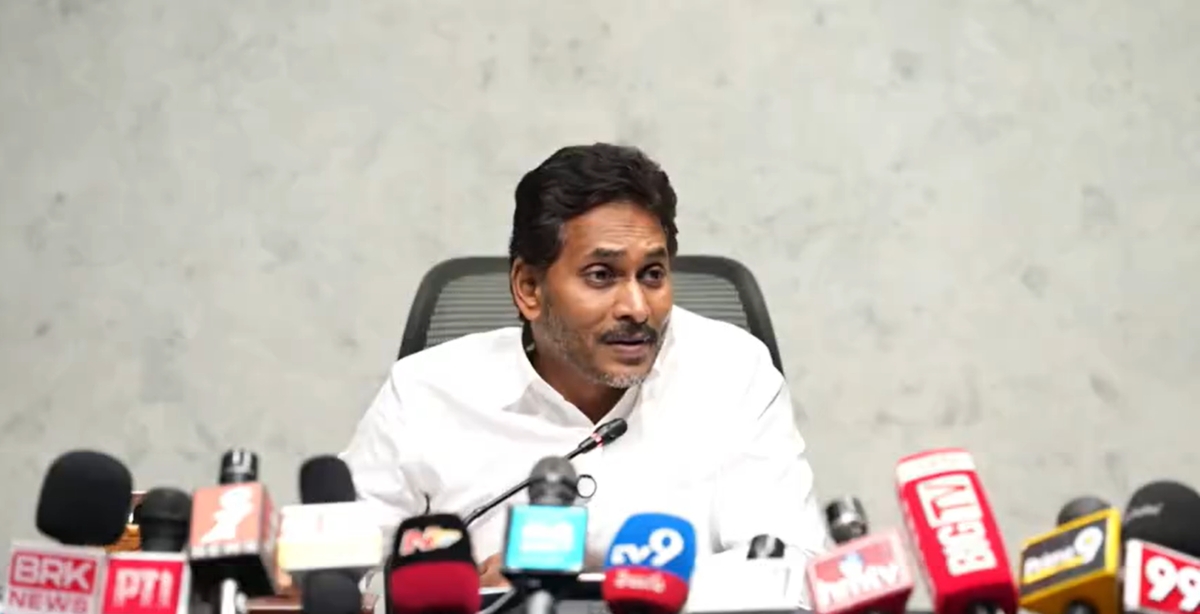 YS Jagan demanded that the Supreme Court appoint an Amicus Curiae regarding the prevailing conditions in the state
