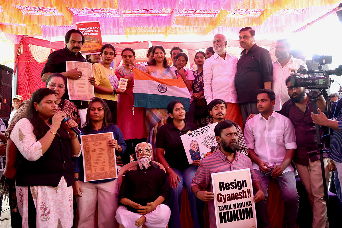 DMK MP Kanimozhi Karunanidhi joined students and young activists protesting the Special Intensive Revision of electoral rolls in Egmore.